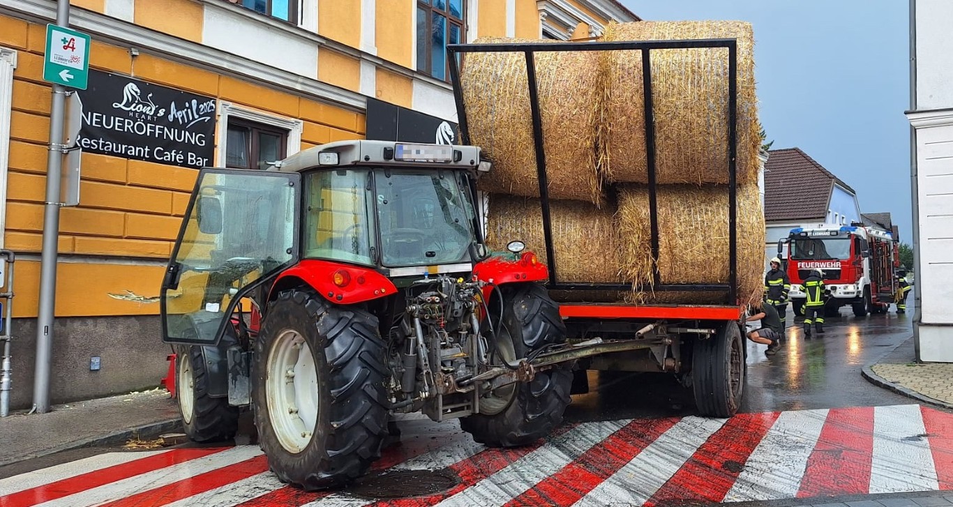 Josef Schrefel01 Traktor Mittel